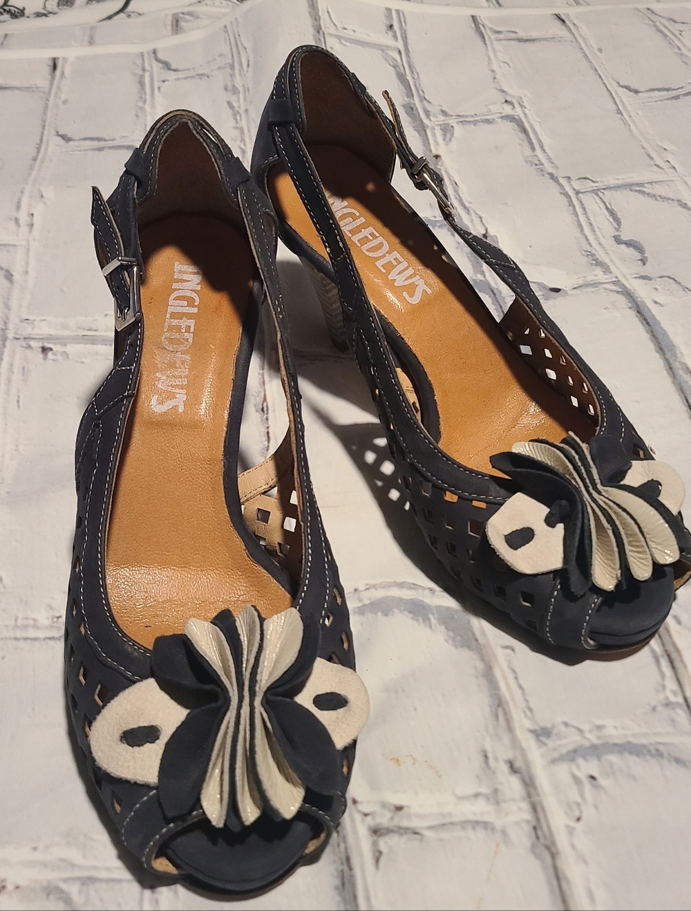 INGLEDEWS NAVY & CREAM PERDORATED LEATHER HEELED SANDALS WITH LEATHER DETAILING